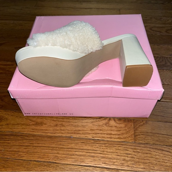 INTENTIONALLY BLANK Cream Tian Faux Shearling Slide Sandals Womens Size 10 - Picture 7 of 11